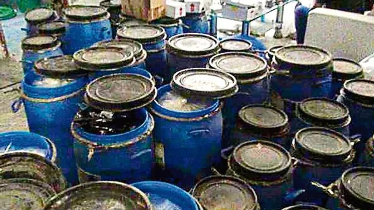 ಐಪಿಎಸ್ ಅಧಿಕಾರಿ ಮನೇಲಿ 1000 ಕೋಟಿ ಮೌಲ್ಯದ ಮಾದಕ ವಸ್ತು ವಶಕ್ಕೆ ಐಪಿಎಸ್ ಅಧಿಕಾರಿ ಮನೇಲಿ 1000 ಕೋಟಿ ಮೌಲ್ಯದ ಮಾದಕ ವಸ್ತು ವಶಕ್ಕೆ