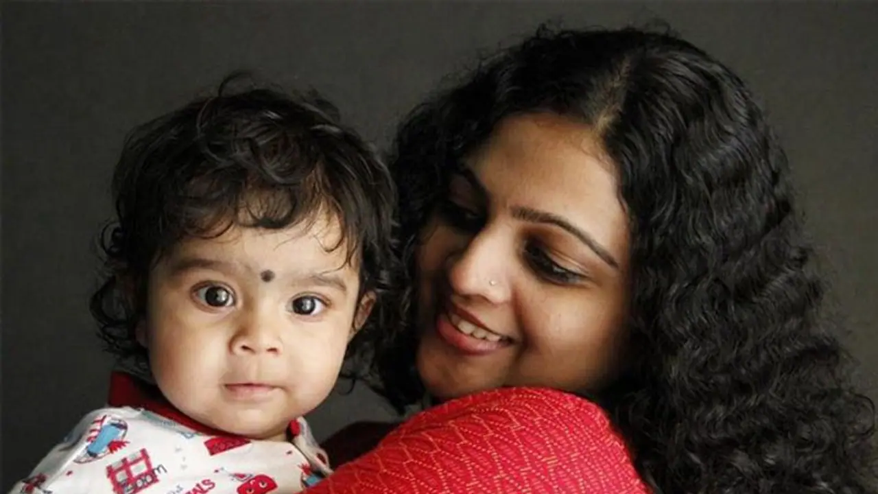 'എങ്ങനെ ഇത്ര കൗണ്ടർ അടിക്കുന്നു, ചിരിക്കുന്നു എന്നൊക്കെ ചോദിക്കുമ്പോള്, ക്ഷീണവും സങ്കടവും സഹിക്കാതെ കുളിമുറിയിൽ പാതിരാത്രി കുഴഞ്ഞു വീണ എന്നെ ഓർക്കും' 'എങ്ങനെ ഇത്ര കൗണ്ടർ അടിക്കുന്നു, ചിരിക്കുന്നു എന്നൊക്കെ ചോദിക്കുമ്പോള്, ക്ഷീണവും സങ്കടവും സഹിക്കാതെ കുളിമുറിയിൽ പാതിരാത്രി കുഴഞ്ഞു വീണ എന്നെ ഓർക്കും'