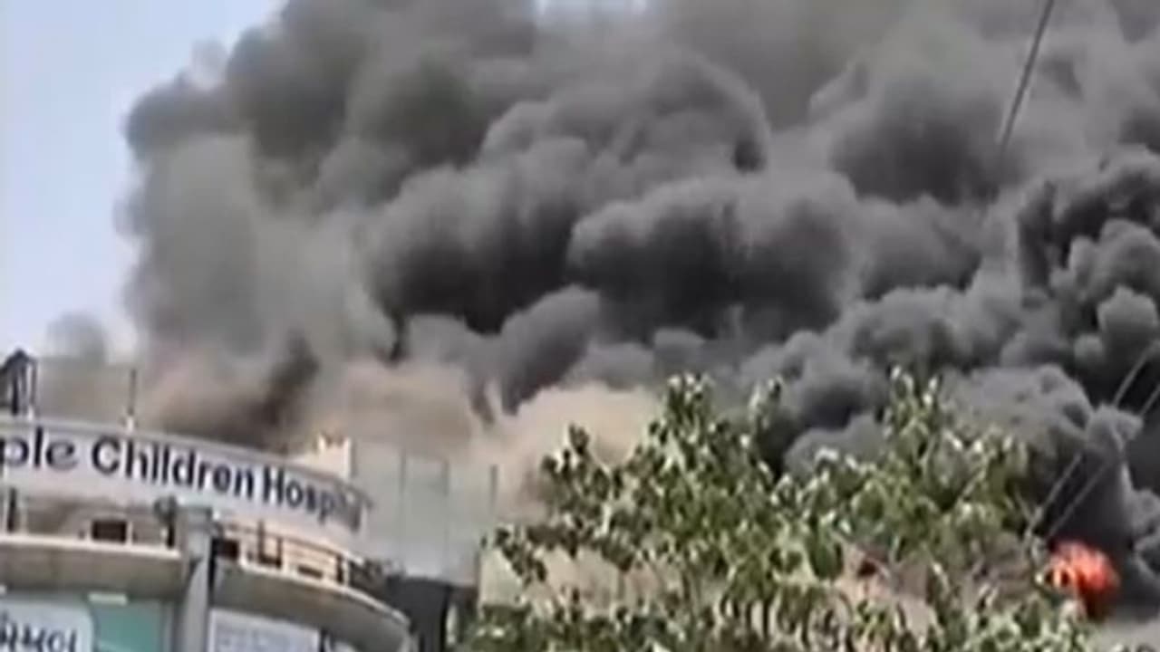 అహ్మదాబాద్: చిల్డ్రన్ ఆస్పత్రిలో అగ్నిప్రమాదం అహ్మదాబాద్: చిల్డ్రన్ ఆస్పత్రిలో అగ్నిప్రమాదం