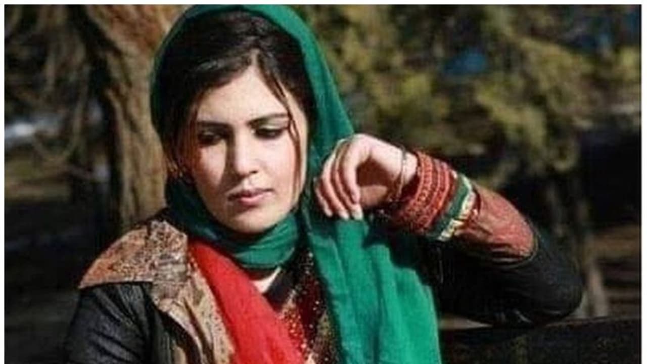 യുവ വനിത രാഷ്ട്രീയ നേതാവിന്റെ കൊലപാതകം; പ്രതിഷേധം പുകയുന്നു യുവ വനിത രാഷ്ട്രീയ നേതാവിന്റെ കൊലപാതകം; പ്രതിഷേധം പുകയുന്നു