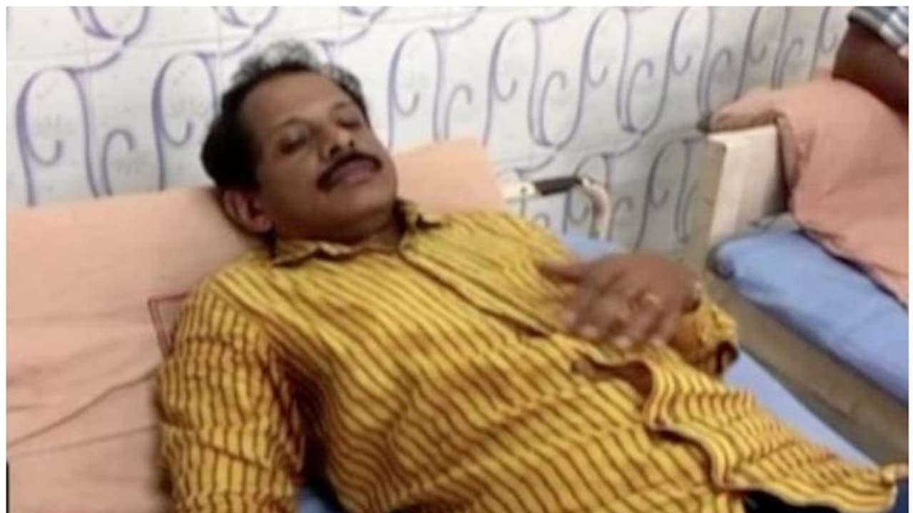 ഹോട്ടലിൽ മുറി ബുക്ക് ചെയ്തതിനെച്ചൊല്ലിയുള്ള തർക്കം; സ്ത്രീകള് ഉള്പ്പെടെയുള്ളവരെ മര്ദ്ദിച്ചതായി പരാതി ഹോട്ടലിൽ മുറി ബുക്ക് ചെയ്തതിനെച്ചൊല്ലിയുള്ള തർക്കം; സ്ത്രീകള് ഉള്പ്പെടെയുള്ളവരെ മര്ദ്ദിച്ചതായി പരാതി