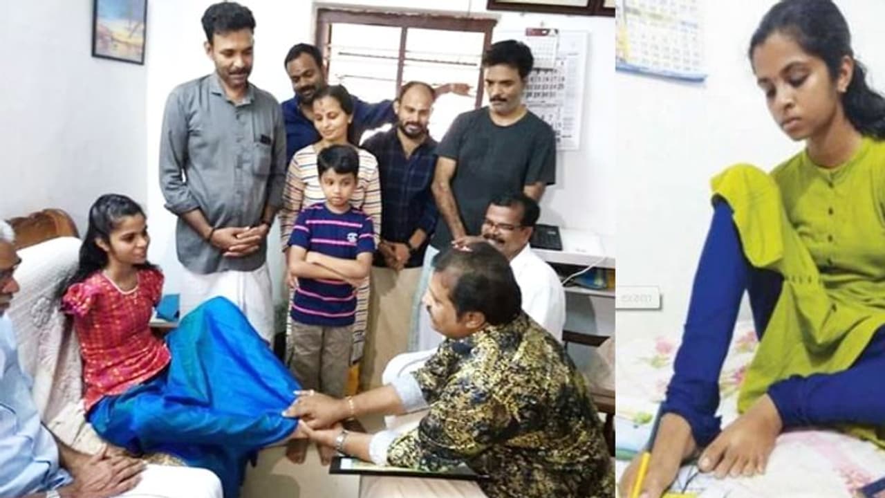 മനക്കരുത്ത് തൂലികയാക്കിയ ദേവികയെ കാണാന് സുരേഷ് ഗോപിയെത്തി; കാലില്ത്തൊട്ട് അഭിനന്ദനം മനക്കരുത്ത് തൂലികയാക്കിയ ദേവികയെ കാണാന് സുരേഷ് ഗോപിയെത്തി; കാലില്ത്തൊട്ട് അഭിനന്ദനം