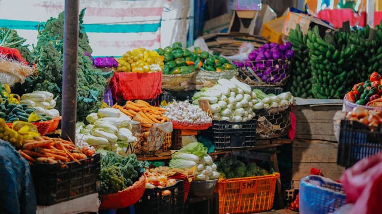 പണപ്പെരുപ്പം ഉയരുന്നു; ആശങ്കയുണര്ത്തി എണ്ണ വിലയും മുകളിലേക്ക് പണപ്പെരുപ്പം ഉയരുന്നു; ആശങ്കയുണര്ത്തി എണ്ണ വിലയും മുകളിലേക്ക്