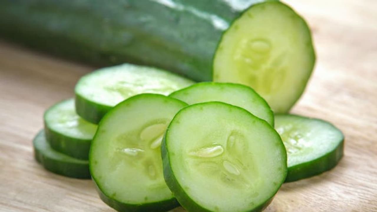 വെള്ളരിക്ക കഴിക്കണമെന്ന് പറയുന്നതിന്റെ കാരണം... വെള്ളരിക്ക കഴിക്കണമെന്ന് പറയുന്നതിന്റെ കാരണം...