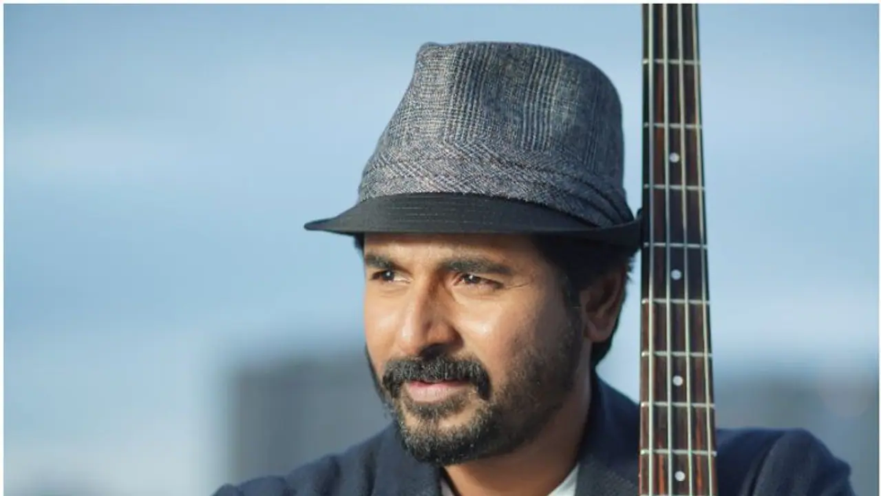 മിസ്റ്റര് ലോക്കല് കോമഡിയോ ആക്ഷനോ; സിനിമയെത്തുമ്പോള് ശിവകാര്ത്തികേയന് പറയാനുള്ളത് മിസ്റ്റര് ലോക്കല് കോമഡിയോ ആക്ഷനോ; സിനിമയെത്തുമ്പോള് ശിവകാര്ത്തികേയന് പറയാനുള്ളത്