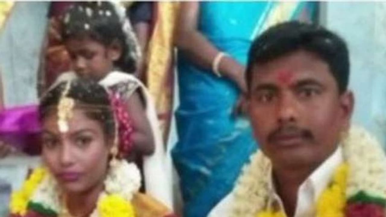 கொலை வெறியில் காலால் அடித்த மனைவி... வெறித்தனமாக குத்திய மாமனார்!! பரிதாபமாக பலியான காதல் கணவன்!! கொலை வெறியில் காலால் அடித்த மனைவி... வெறித்தனமாக குத்திய மாமனார்!! பரிதாபமாக பலியான காதல் கணவன்!!