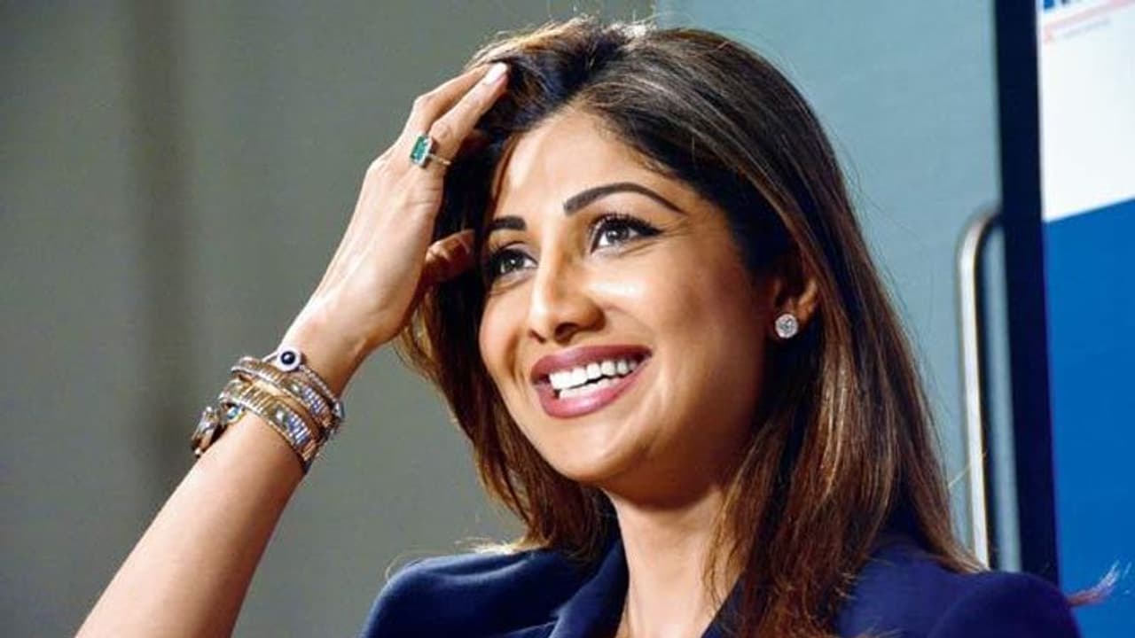 പതിനൊന്ന് വര്ഷം സിനിമയില് നിന്ന് മാറി നിന്നതിന്റെ കാരണം വ്യക്തമാക്കി ശില്പ ഷെട്ടി പതിനൊന്ന് വര്ഷം സിനിമയില് നിന്ന് മാറി നിന്നതിന്റെ കാരണം വ്യക്തമാക്കി ശില്പ ഷെട്ടി