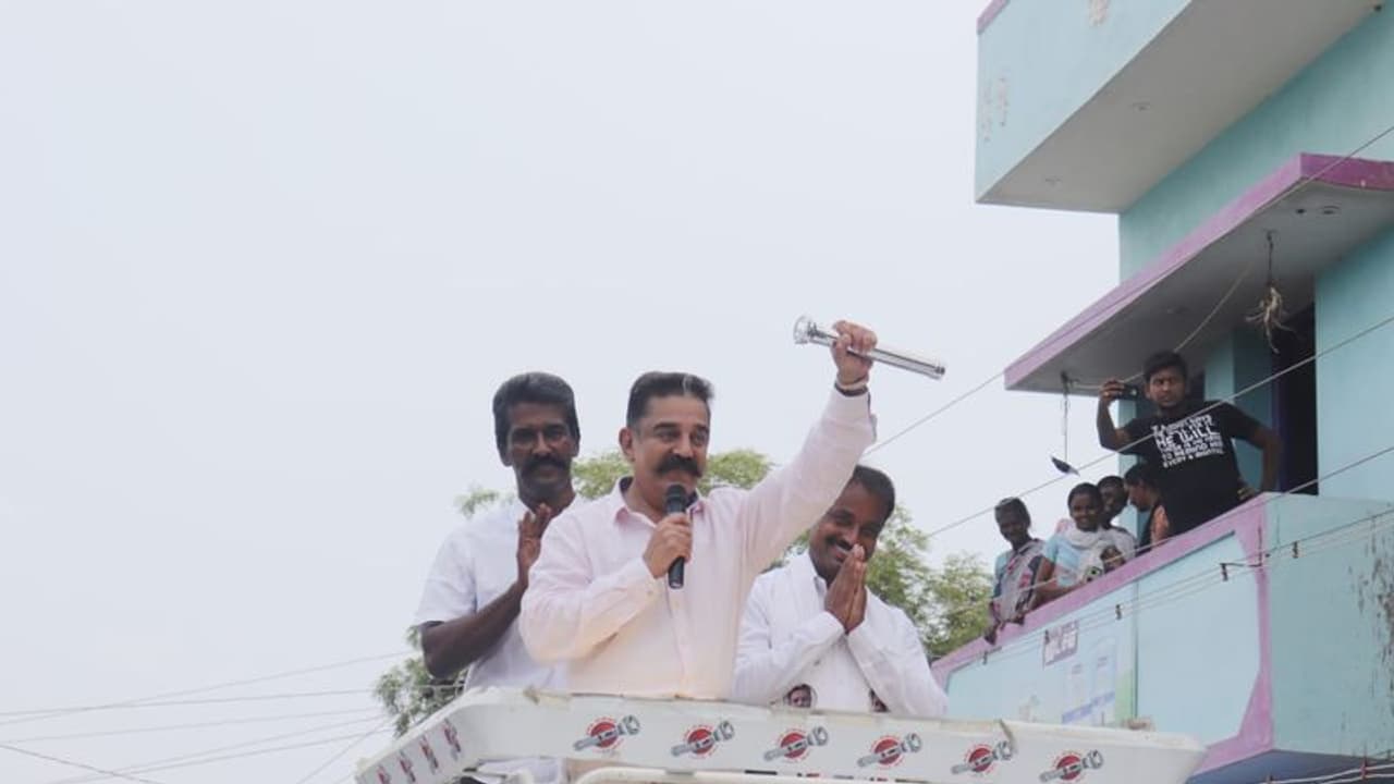 കമല്‍ഹാസനെതിരെ ചെരുപ്പേറ്; ബിജെപി, ഹനുമാന്‍ സേന പ്രവര്‍ത്തകര്‍ക്കെതിരെ പരാതി