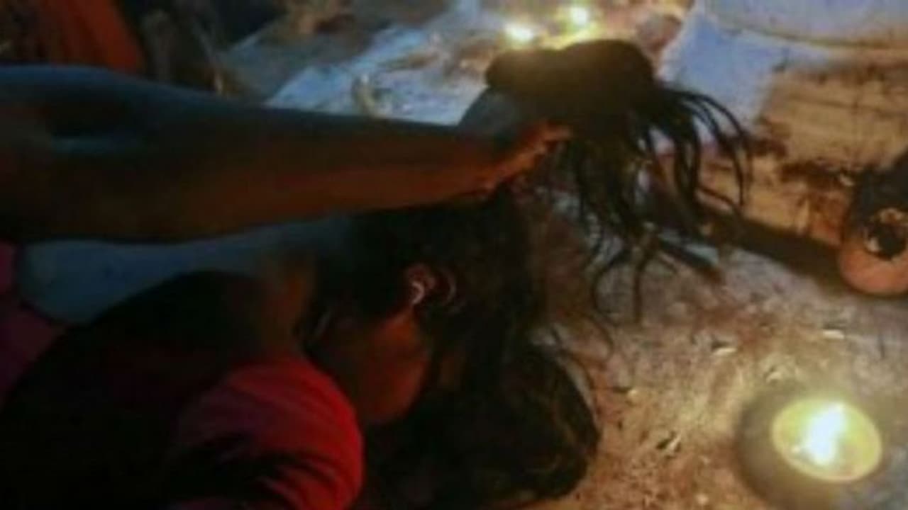 இப்படியும் கொடூரமாக சித்ரவதை செய்ய முடியுமா ? பெண்ணுக்கு நேர்ந்த கொடுமை !! இப்படியும் கொடூரமாக சித்ரவதை செய்ய முடியுமா ? பெண்ணுக்கு நேர்ந்த கொடுமை !!