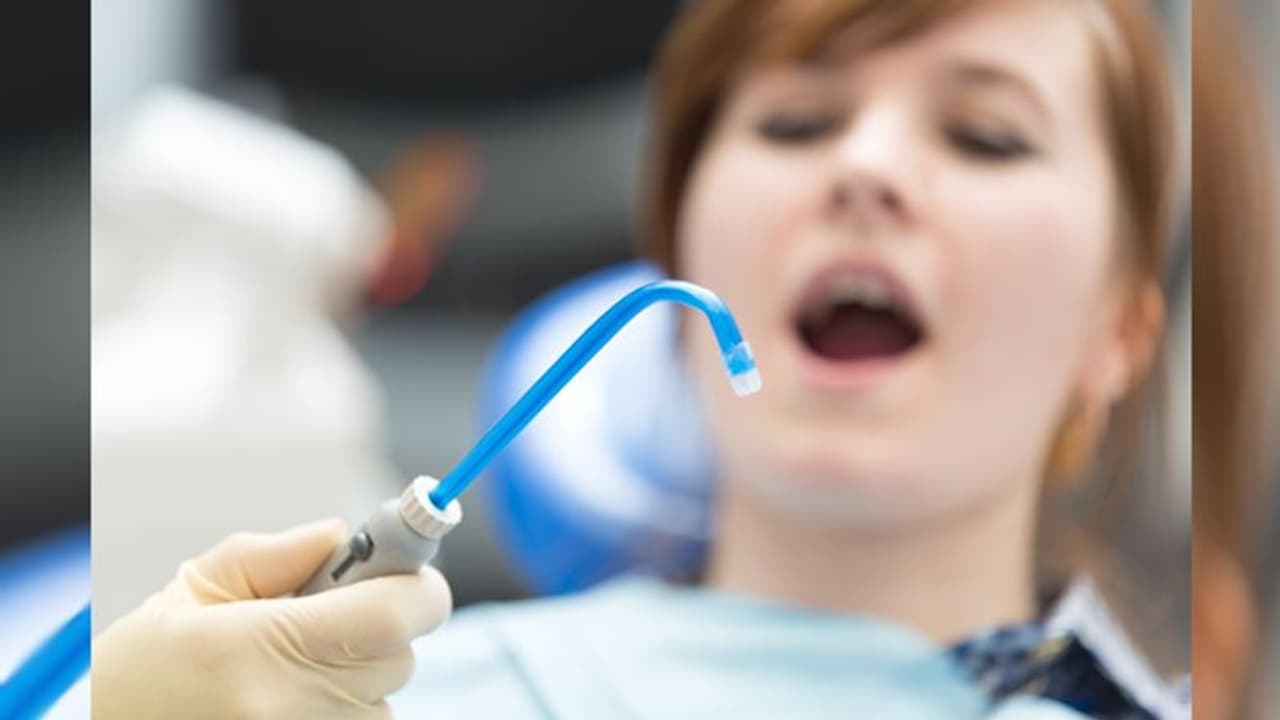 ചികിത്സയ്ക്കിടെ വായ്ക്കകത്ത് പൊട്ടിത്തെറി; യുവതിക്ക് ദാരുണാന്ത്യം ചികിത്സയ്ക്കിടെ വായ്ക്കകത്ത് പൊട്ടിത്തെറി; യുവതിക്ക് ദാരുണാന്ത്യം