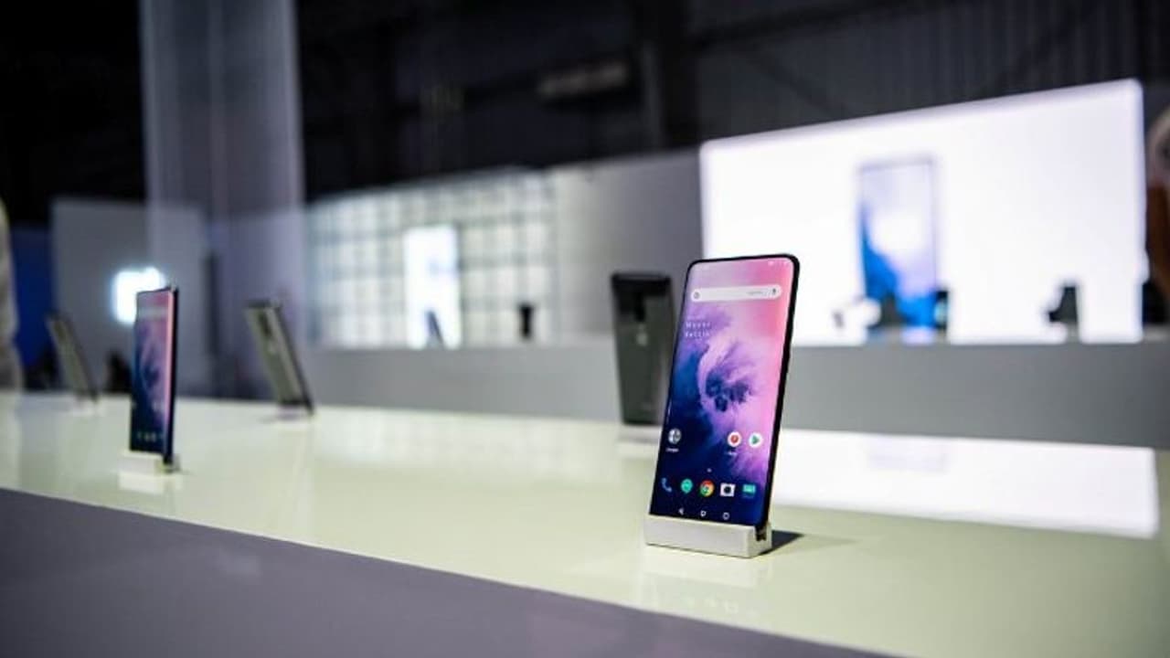 Oneplus 7 Pro ಜೊತೆ ‘ಪಾಕೆಟ್ ಫ್ರೆಂಡ್ಲಿ’ Oneplus 7ಗೂ ಮೊಬೈಲ್ ಪ್ರಿಯರು ಫಿದಾ! Oneplus 7 Pro ಜೊತೆ ‘ಪಾಕೆಟ್ ಫ್ರೆಂಡ್ಲಿ’ Oneplus 7ಗೂ ಮೊಬೈಲ್ ಪ್ರಿಯರು ಫಿದಾ!