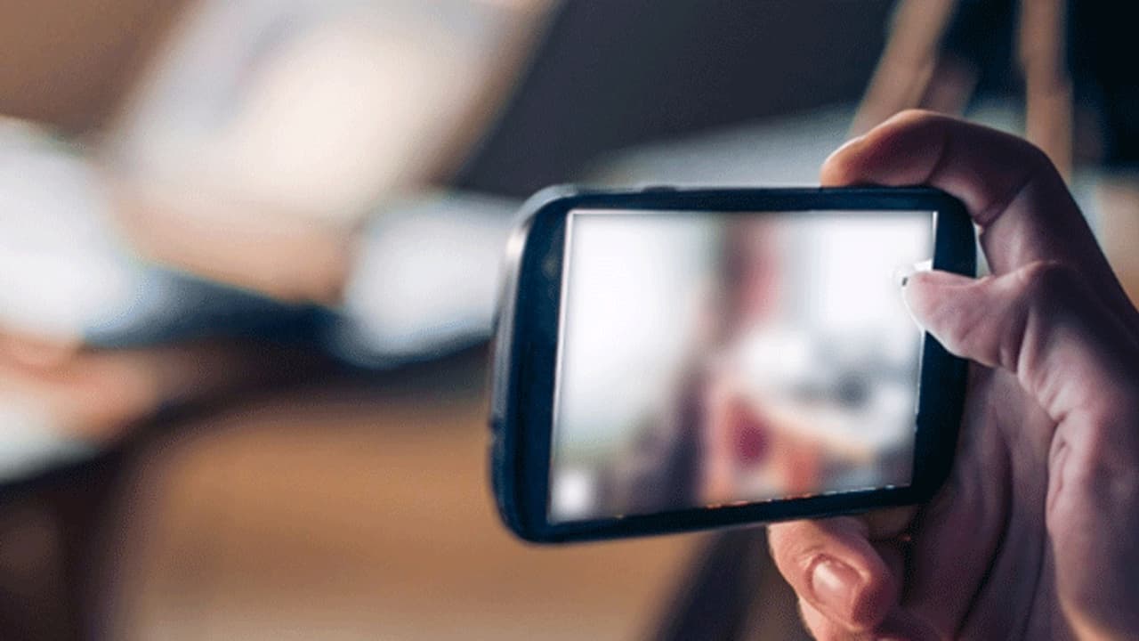 అందమైన యువతి.. భర్త లేకపోవడంతో, లొంగదీసుకోవాలని కుట్ర