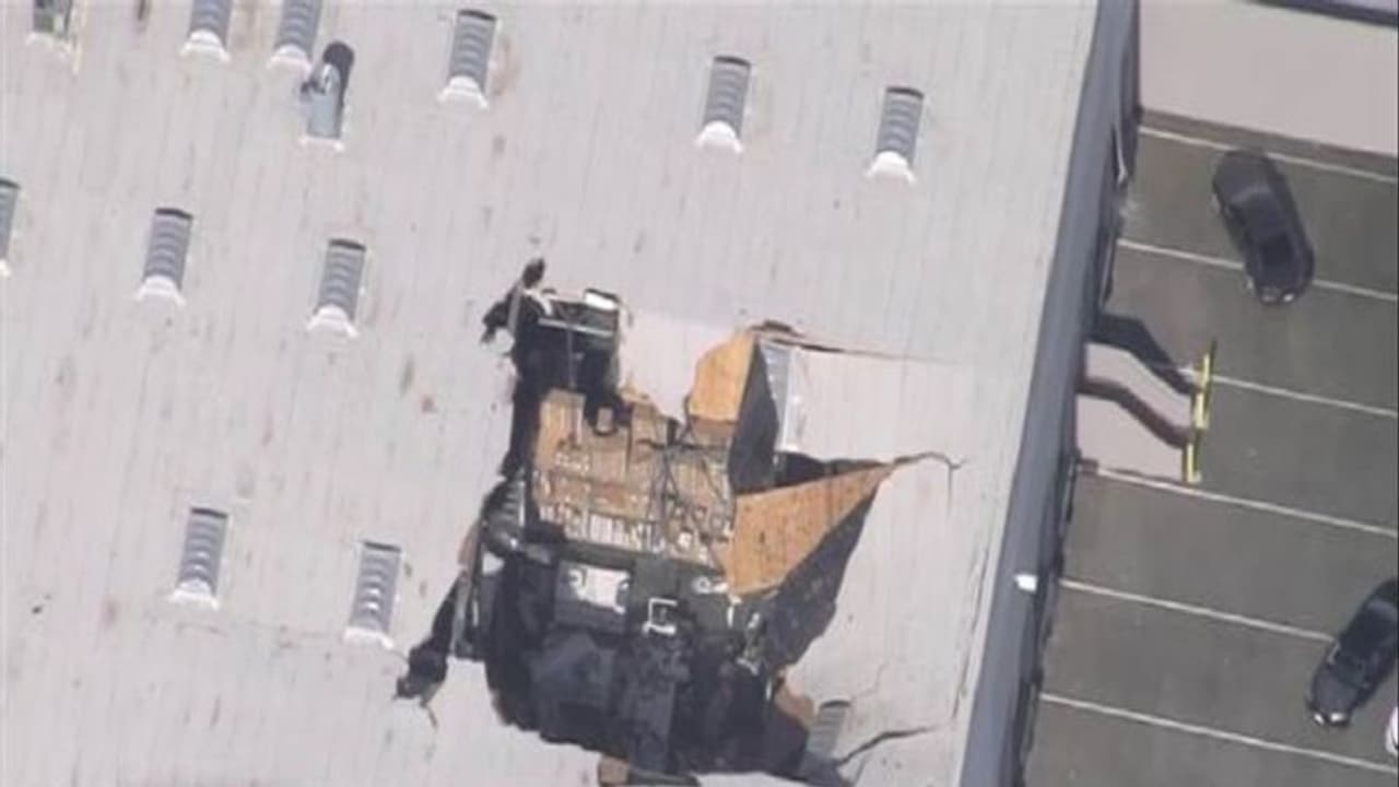 ಕಟ್ಟಡಕ್ಕೆ ಡಿಕ್ಕಿ ಹೊಡೆದ ಎಫ್ 16 ಯುದ್ಧ ವಿಮಾನ: ಪೈಲೆಟ್ ಪಾರು! ಕಟ್ಟಡಕ್ಕೆ ಡಿಕ್ಕಿ ಹೊಡೆದ ಎಫ್ 16 ಯುದ್ಧ ವಿಮಾನ: ಪೈಲೆಟ್ ಪಾರು!