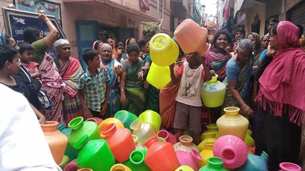 தவிச்ச வாய்க்கு தண்ணீர் கொடுக்காம பொய் சொல்லும் தமிழக அரசு... வேலுமணியை வெளுத்து வாங்கிய கே.எஸ்.அழகிரி..! தவிச்ச வாய்க்கு தண்ணீர் கொடுக்காம பொய் சொல்லும் தமிழக அரசு... வேலுமணியை வெளுத்து வாங்கிய கே.எஸ்.அழகிரி..!