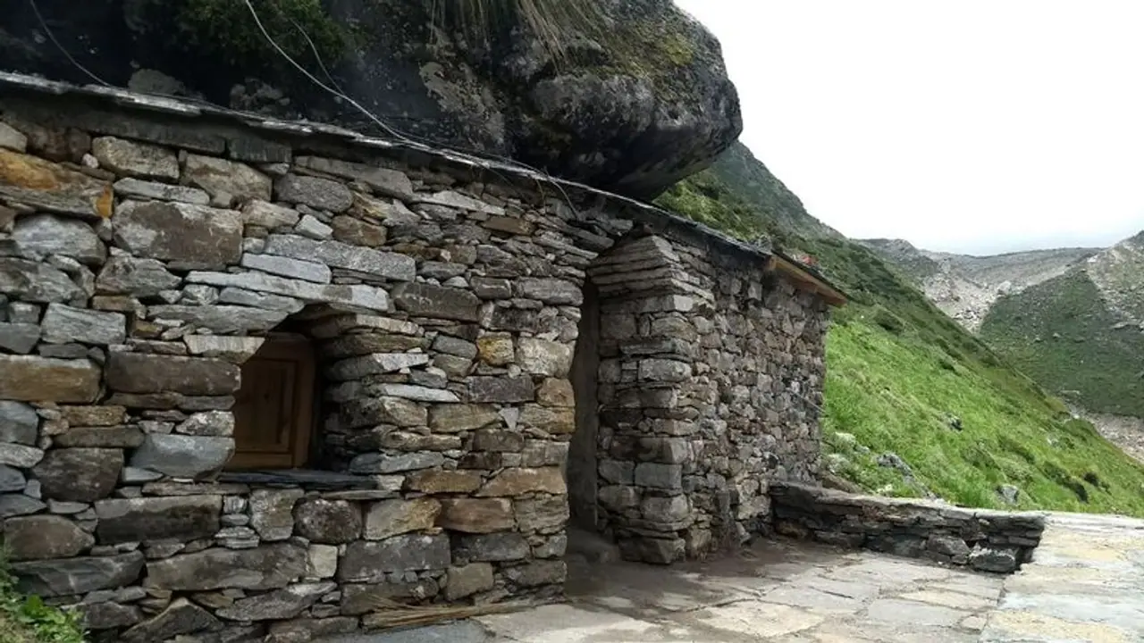 पीएम मोदी की तरह केदारनाथ में करना चाहते हैं ध्यान साधना, जानिये पूरी प्रक्रिया