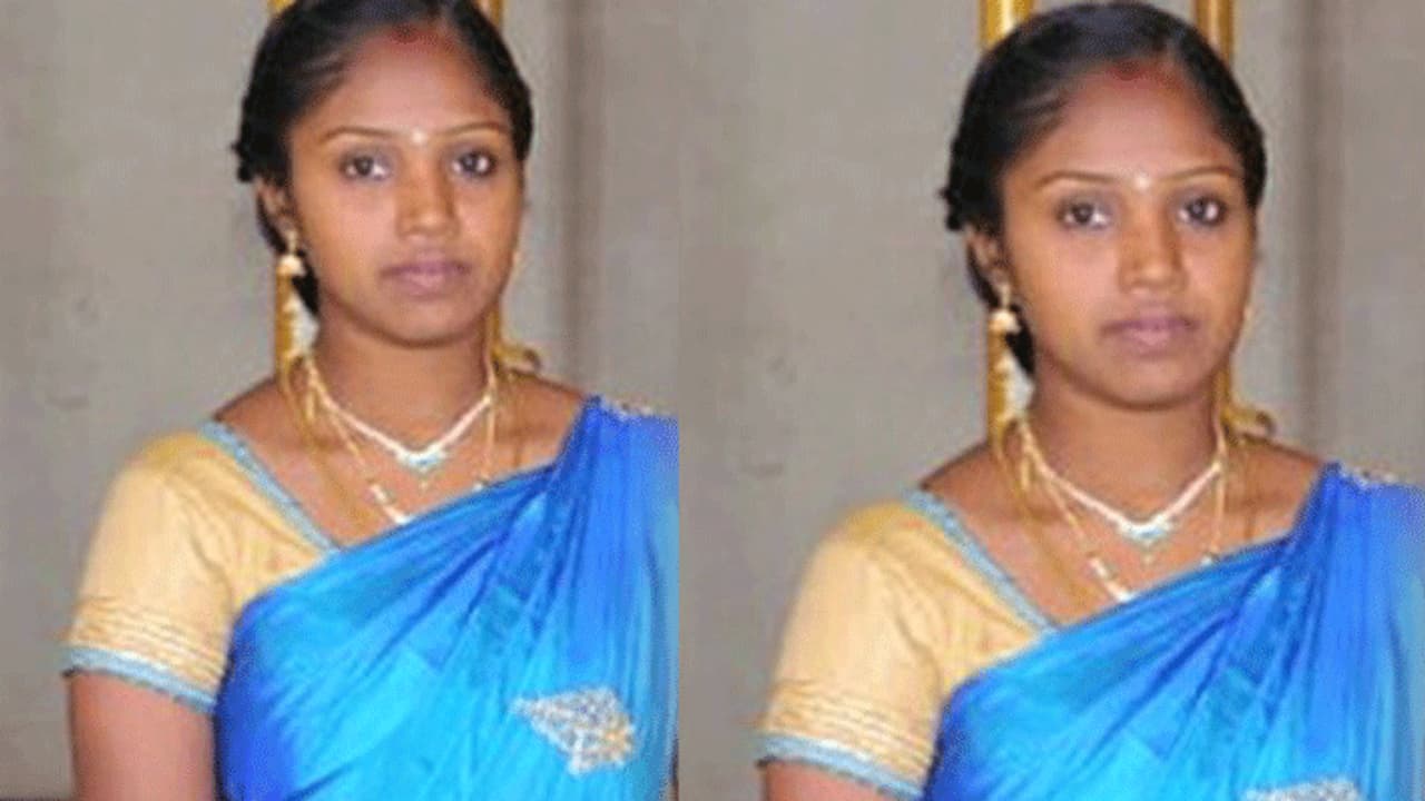 கணவன், குழந்தையை கொன்று புதைத்த காதல் மனைவி... போலீசாரிடம் பரபரப்பு வாக்குமூலம்..! கணவன், குழந்தையை கொன்று புதைத்த காதல் மனைவி... போலீசாரிடம் பரபரப்பு வாக்குமூலம்..!