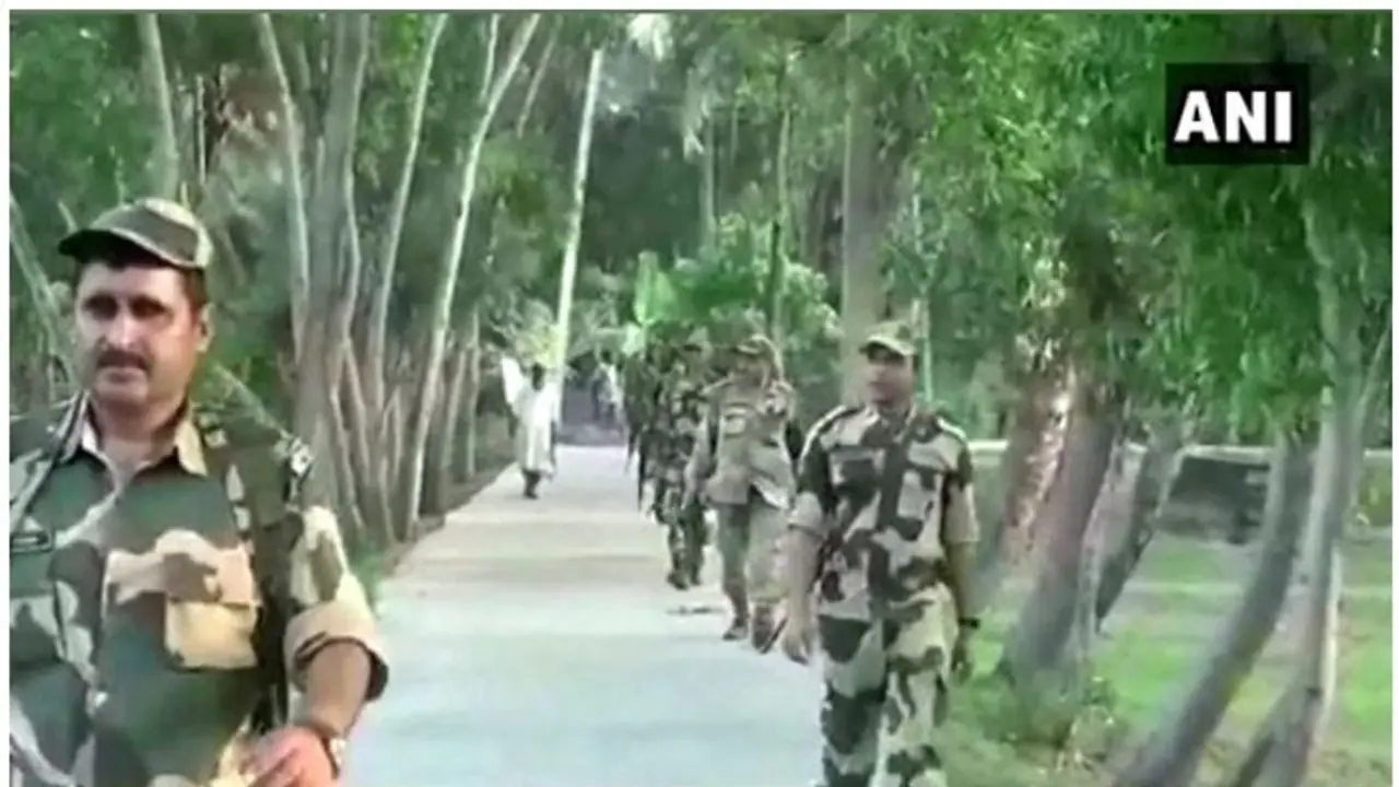 മാവോയിസ്റ്റ് ഭീഷണി; മലേറിയ ബാധിച്ച കൈക്കുഞ്ഞിനെ ചികിത്സിച്ച് സി ആര് പി എഫ് ഡോക്ടര് മാവോയിസ്റ്റ് ഭീഷണി; മലേറിയ ബാധിച്ച കൈക്കുഞ്ഞിനെ ചികിത്സിച്ച് സി ആര് പി എഫ് ഡോക്ടര്