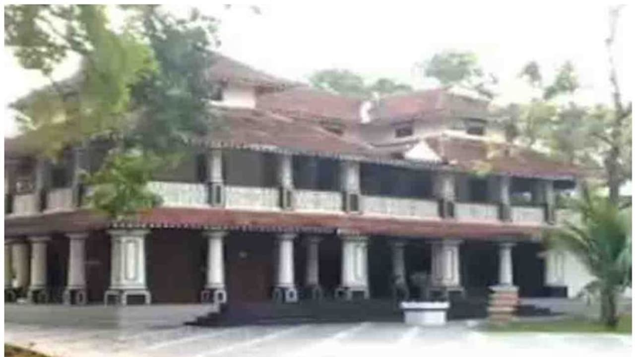 ബാര് ലൈസന്സ്; വ്യാജരേഖ ചമച്ച് പഞ്ചായത്തിനെ കബളിപ്പിച്ചു, പൊലീസ് കേസ് ബാര് ലൈസന്സ്; വ്യാജരേഖ ചമച്ച് പഞ്ചായത്തിനെ കബളിപ്പിച്ചു, പൊലീസ് കേസ്