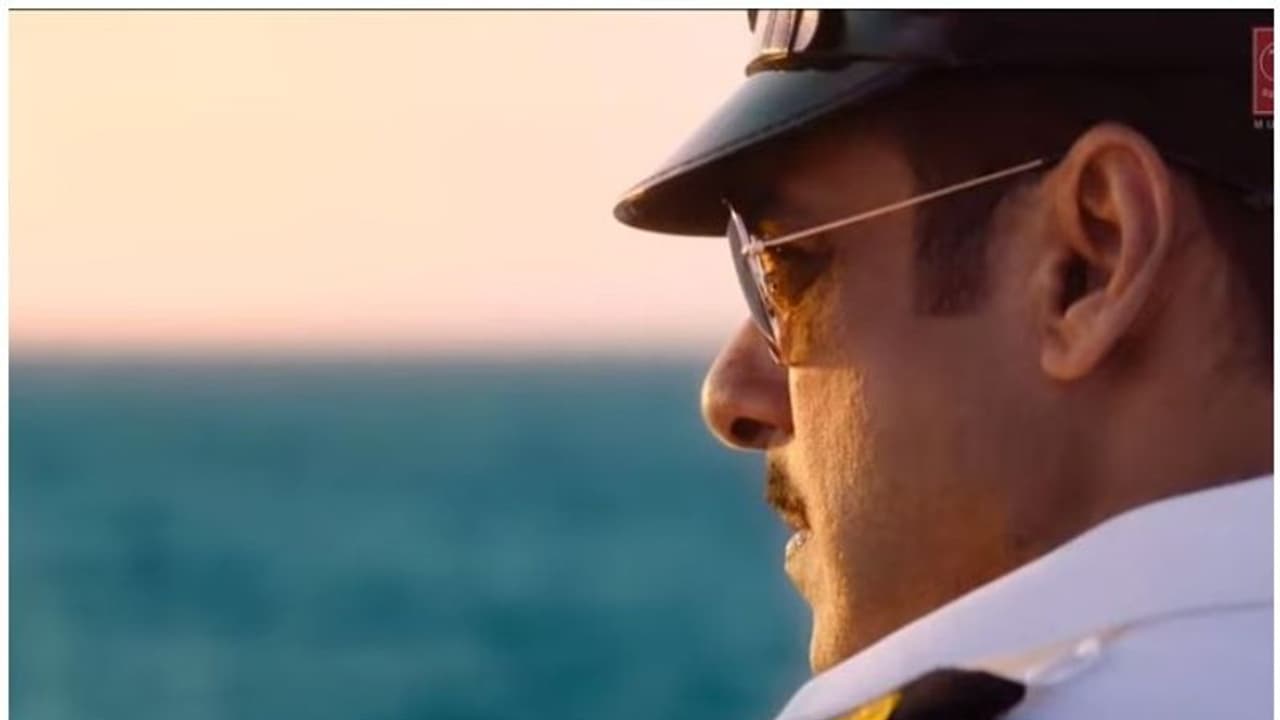 വിവിധ ലുക്കുകളില് സല്മാന് ഖാന്; ഭാരതിലെ ഏറ്റവും പുതിയ ഗാനം കാണാം വിവിധ ലുക്കുകളില് സല്മാന് ഖാന്; ഭാരതിലെ ഏറ്റവും പുതിയ ഗാനം കാണാം