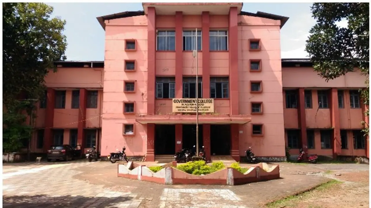 " നമ്മുടെ വളര്ത്തമ്മ ഒരു കൂട്ടം ബലാത്സംഗക്കാരുടെ നടുവില് വിറങ്ങലിച്ചു നില്ക്കുകയാണ് " ; സ്വന്തം കോളേജിനെ കുറിച്ച് അധ്യാപകന്റെ കുറിപ്പ് വൈറല് " നമ്മുടെ വളര്ത്തമ്മ ഒരു കൂട്ടം ബലാത്സംഗക്കാരുടെ നടുവില് വിറങ്ങലിച്ചു നില്ക്കുകയാണ് " ; സ്വന്തം കോളേജിനെ കുറിച്ച് അധ്യാപകന്റെ കുറിപ്പ് വൈറല്