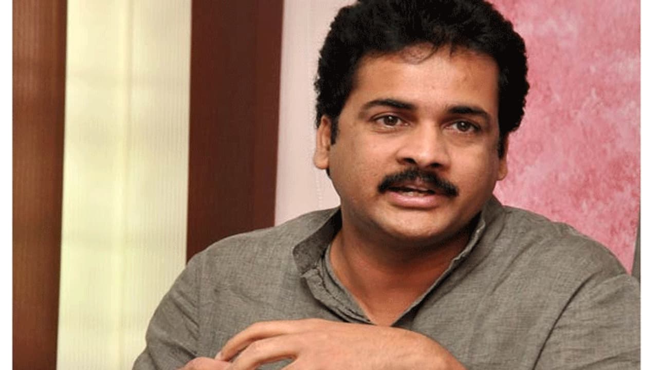 అమెరికాకు పారిపోతుండగా శివాజీ పట్టివేత: పాస్ పోర్టు సీజ్ అమెరికాకు పారిపోతుండగా శివాజీ పట్టివేత: పాస్ పోర్టు సీజ్