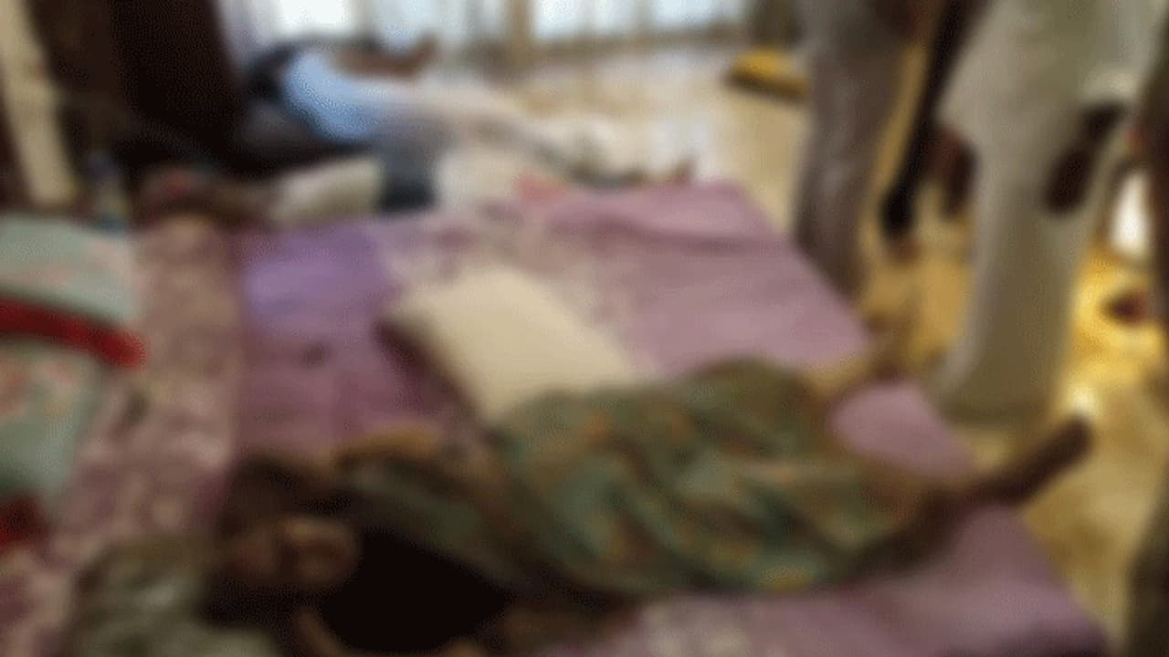 குடும்பத்துடன் தற்கொலை செய்ய கூரியரில் விஷம் வாங்கிய குமரி தொழில் அதிபர்..! குடும்பத்துடன் தற்கொலை செய்ய கூரியரில் விஷம் வாங்கிய குமரி தொழில் அதிபர்..!