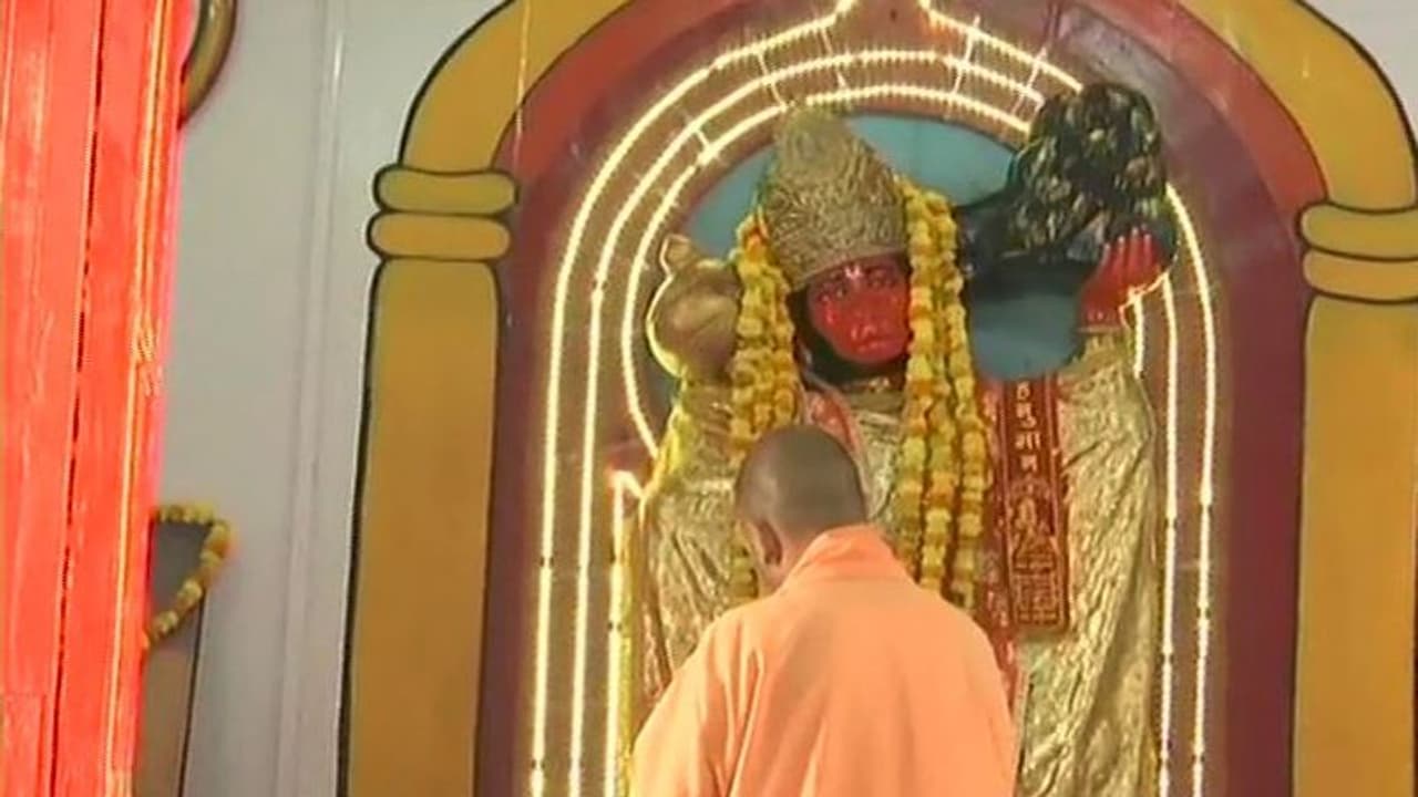 কেন গোরক্ষকনাথ মন্দিরে মুসলিম ব্যক্তির হামলা, কারণ জানা গেল ভাইরাল ভিডিও থেকে কেন গোরক্ষকনাথ মন্দিরে মুসলিম ব্যক্তির হামলা, কারণ জানা গেল ভাইরাল ভিডিও থেকে