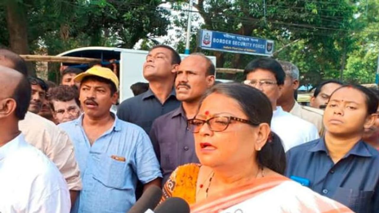 'আমি জানি না', পার্থ চট্টোপাধ্যায়ের গ্রেফতারি নিয়ে উদাসীন উত্তর তৃণমূল সাংসদের 'আমি জানি না', পার্থ চট্টোপাধ্যায়ের গ্রেফতারি নিয়ে উদাসীন উত্তর তৃণমূল সাংসদের