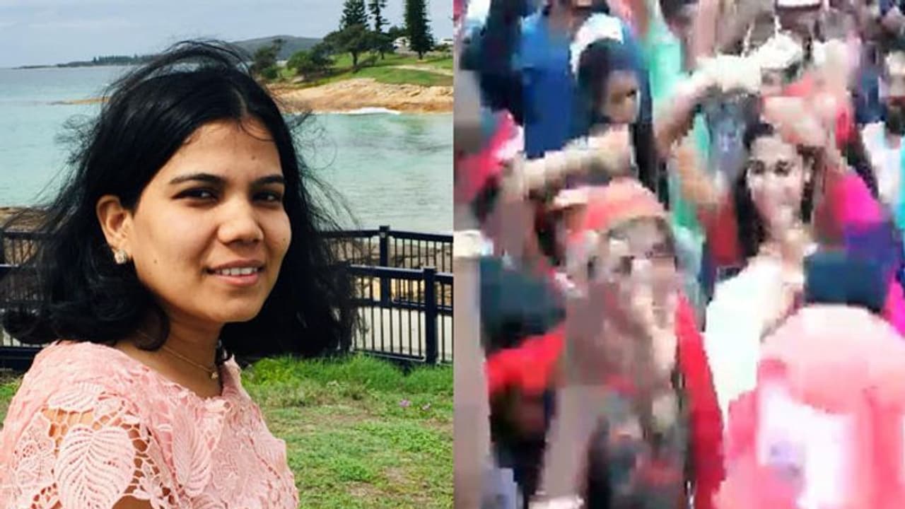 അതെന്റെ അനിയത്തിയാണ്, കല്ല്യാണം കഴിയാത്ത പെണ്കുട്ടികള്ക്കെന്താ റോഡില് ഡാന്സ് കളിച്ചൂടേ? ശ്രദ്ധേയമായി കുറിപ്പ് അതെന്റെ അനിയത്തിയാണ്, കല്ല്യാണം കഴിയാത്ത പെണ്കുട്ടികള്ക്കെന്താ റോഡില് ഡാന്സ് കളിച്ചൂടേ? ശ്രദ്ധേയമായി കുറിപ്പ്