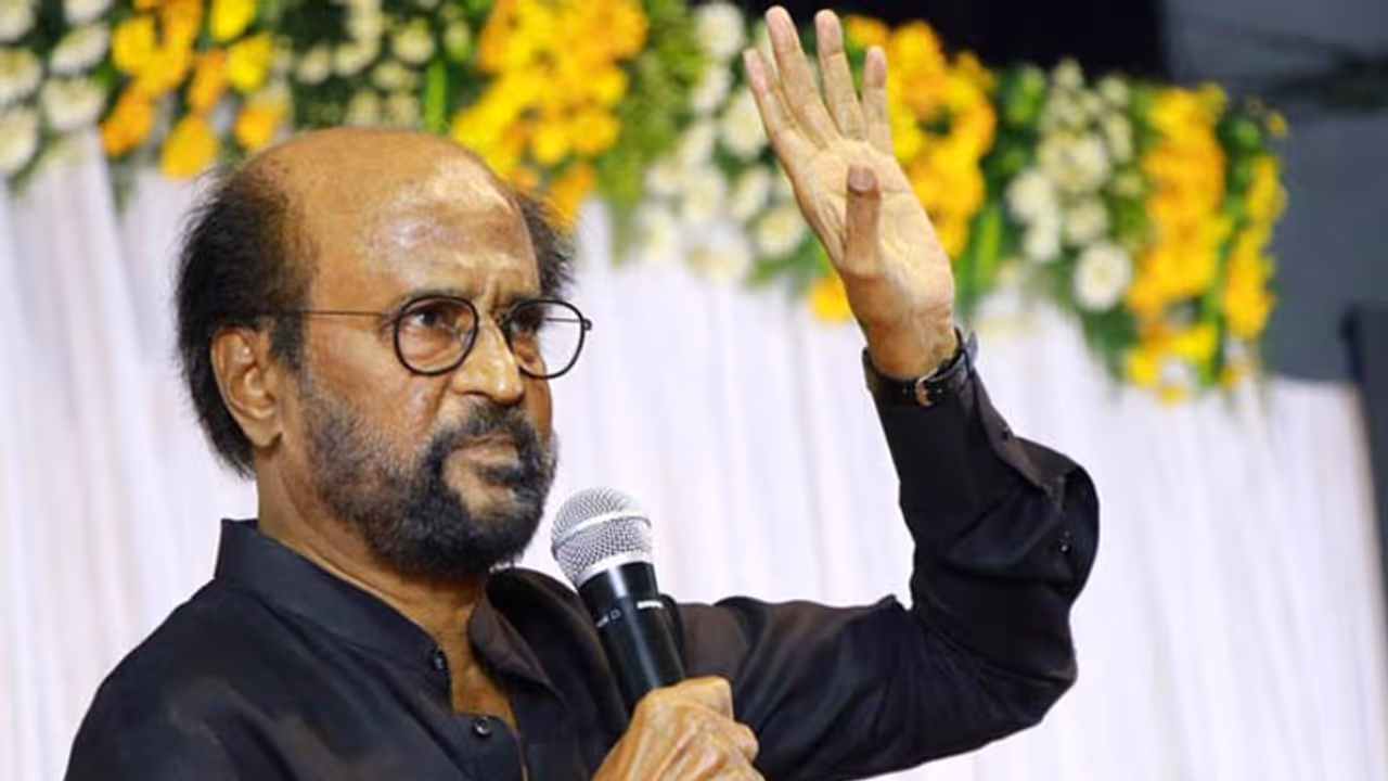 அதிமுகவிலிருந்து விலகி ரஜினி கட்சியில் இணைகிறார் பிரபல நடிகர்..? அதிமுகவிலிருந்து விலகி ரஜினி கட்சியில் இணைகிறார் பிரபல நடிகர்..?