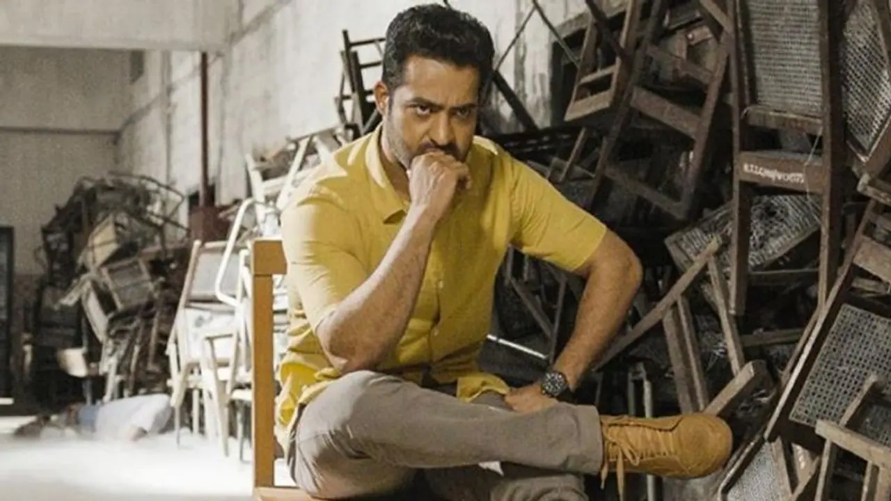 బల్గేరియాకు జూ.ఎన్టీఆర్.. కళ్ళు చెదిరేలా యాక్షన్ సీన్! బల్గేరియాకు జూ.ఎన్టీఆర్.. కళ్ళు చెదిరేలా యాక్షన్ సీన్!