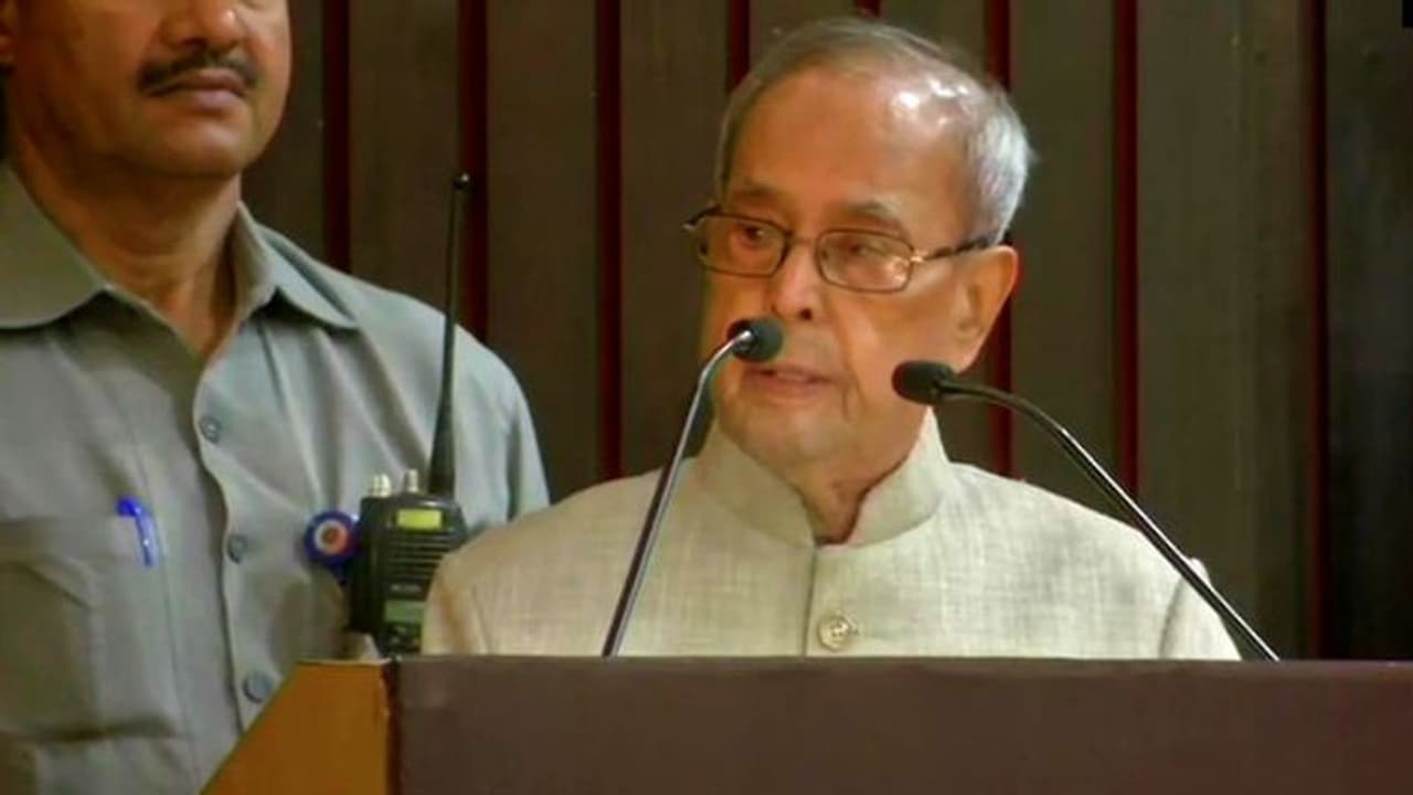 ಪರ್ಫೆಕ್ಟ್ ಎಲೆಕ್ಷನ್: ಕಾಂಗ್ರೆಸ್ಗೆ ಗುದ್ದು ಕೊಟ್ಟ ಪ್ರಣಬ್ ದಾ! ಪರ್ಫೆಕ್ಟ್ ಎಲೆಕ್ಷನ್: ಕಾಂಗ್ರೆಸ್ಗೆ ಗುದ್ದು ಕೊಟ್ಟ ಪ್ರಣಬ್ ದಾ!