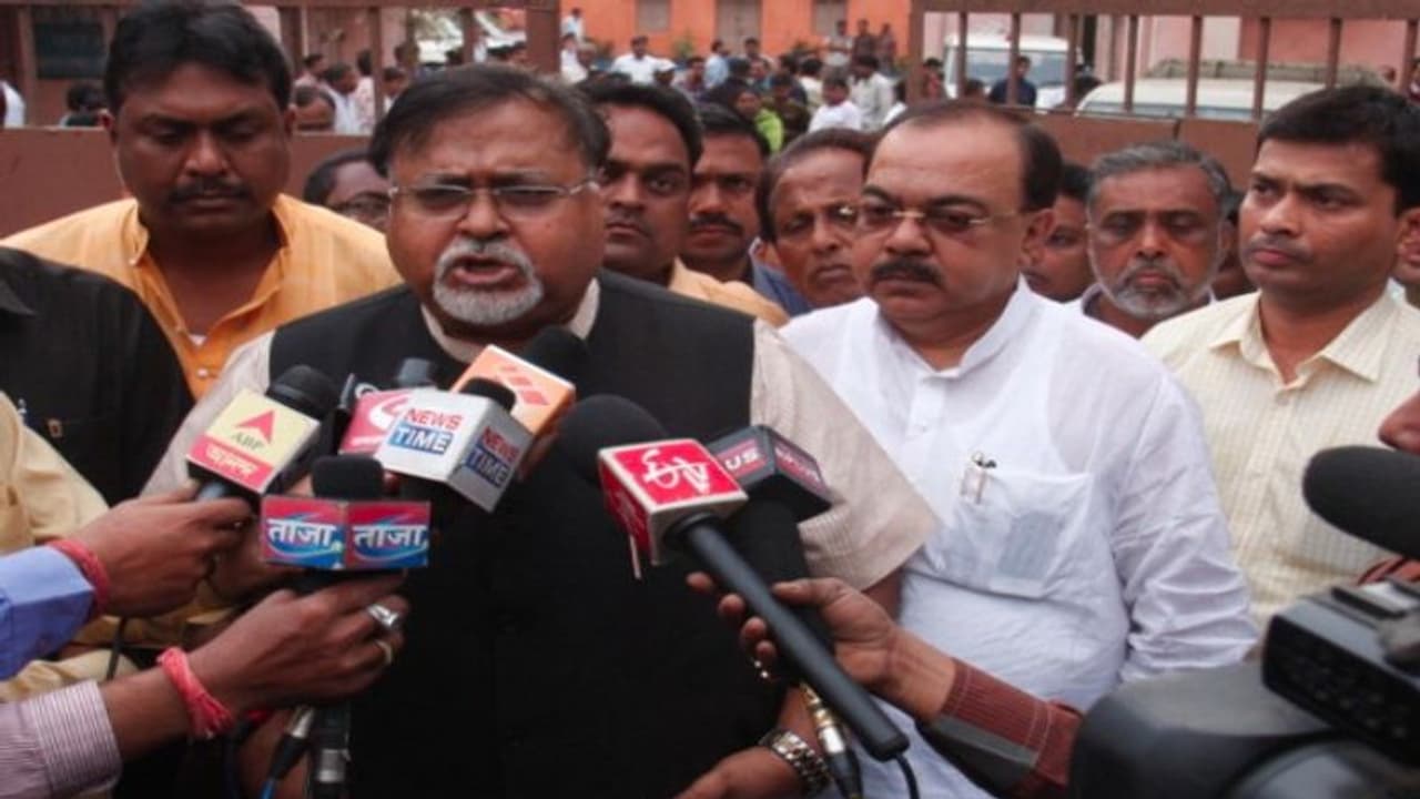 তোলাবাজি আর চলবে না, কলেজে ছাত্রভর্তি নিয়ে কড়া বার্তা পার্থর তোলাবাজি আর চলবে না, কলেজে ছাত্রভর্তি নিয়ে কড়া বার্তা পার্থর