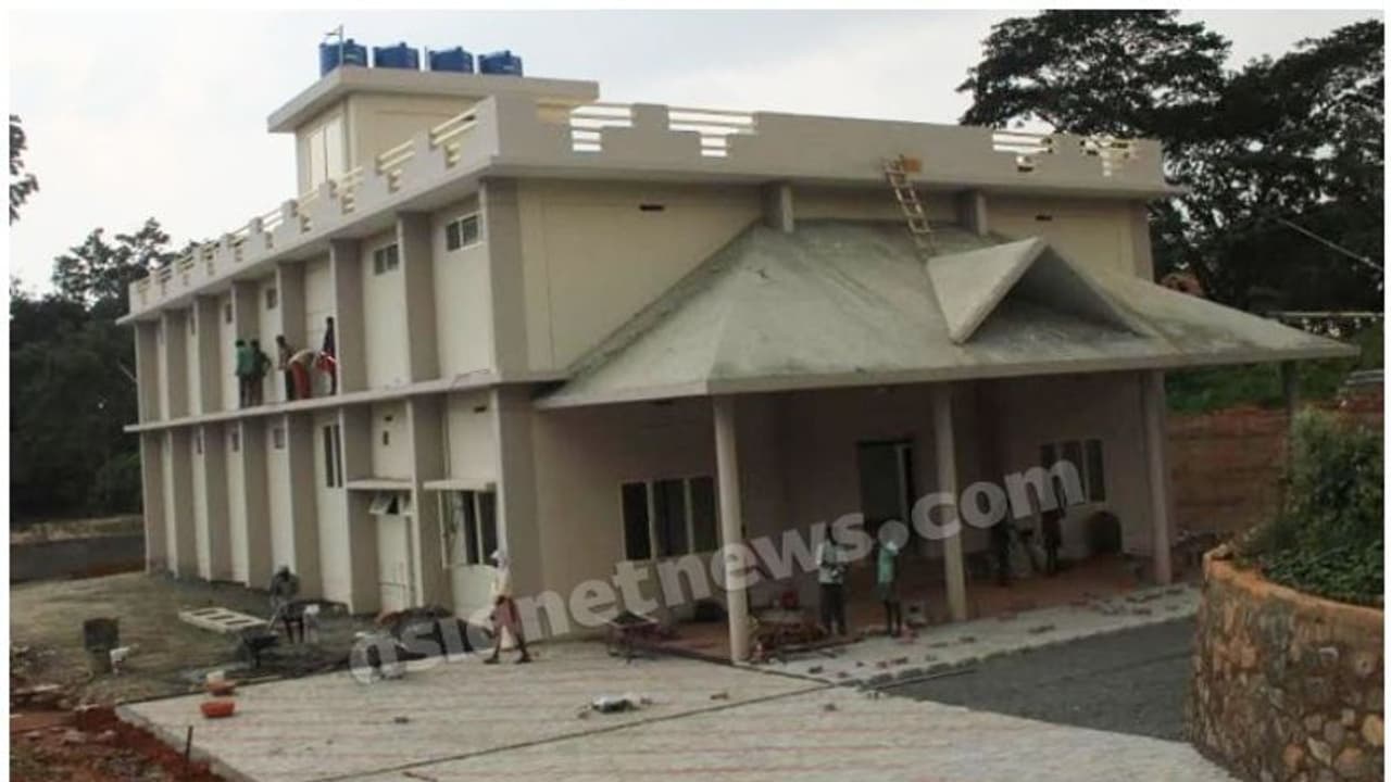 സംസ്ഥാനത്തെ ആദ്യ ഇ വോട്ടിങ് യന്ത്രം സൂക്ഷിപ്പ് കേന്ദ്രം ബത്തേരിയില് സംസ്ഥാനത്തെ ആദ്യ ഇ വോട്ടിങ് യന്ത്രം സൂക്ഷിപ്പ് കേന്ദ്രം ബത്തേരിയില്