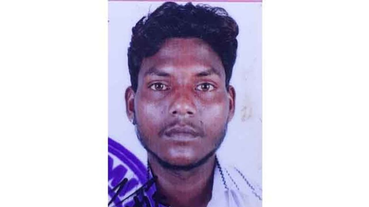 അന്യസംസ്ഥാന തൊഴിലാളിയെ തോട്ടില് വീണ് മരിച്ച നിലയില് കണ്ടെത്തി അന്യസംസ്ഥാന തൊഴിലാളിയെ തോട്ടില് വീണ് മരിച്ച നിലയില് കണ്ടെത്തി