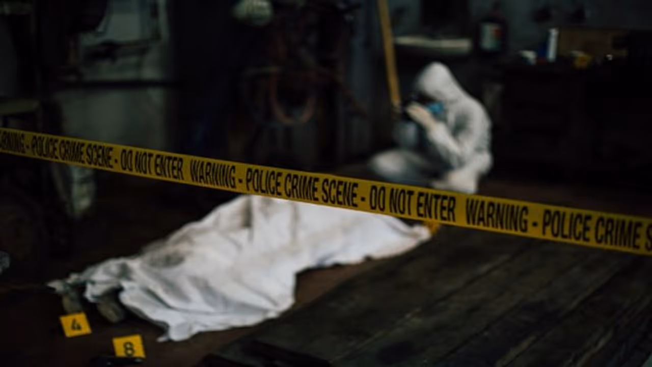 আইপিএল এ বাজি ধরে সর্বশান্ত ছেলে, এ কী মাশুল গুণলেন বাবা আইপিএল এ বাজি ধরে সর্বশান্ত ছেলে, এ কী মাশুল গুণলেন বাবা