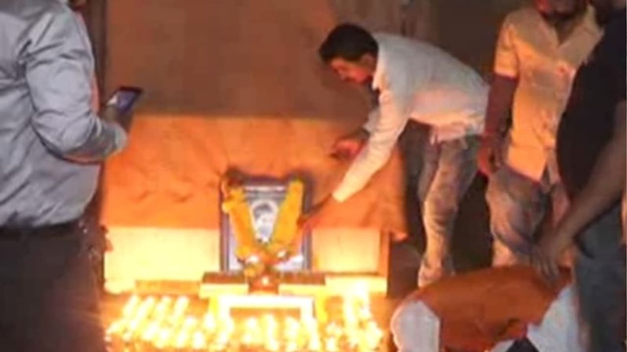 ಗೋಡ್ಸೆ ಜಯಂತಿ ಆಚರಣೆ: ಹಿಂದೂ ಮಹಾಸಭಾದ 6 ಕಾರ್ಯಕರ್ತರ ಬಂಧನ ಗೋಡ್ಸೆ ಜಯಂತಿ ಆಚರಣೆ: ಹಿಂದೂ ಮಹಾಸಭಾದ 6 ಕಾರ್ಯಕರ್ತರ ಬಂಧನ