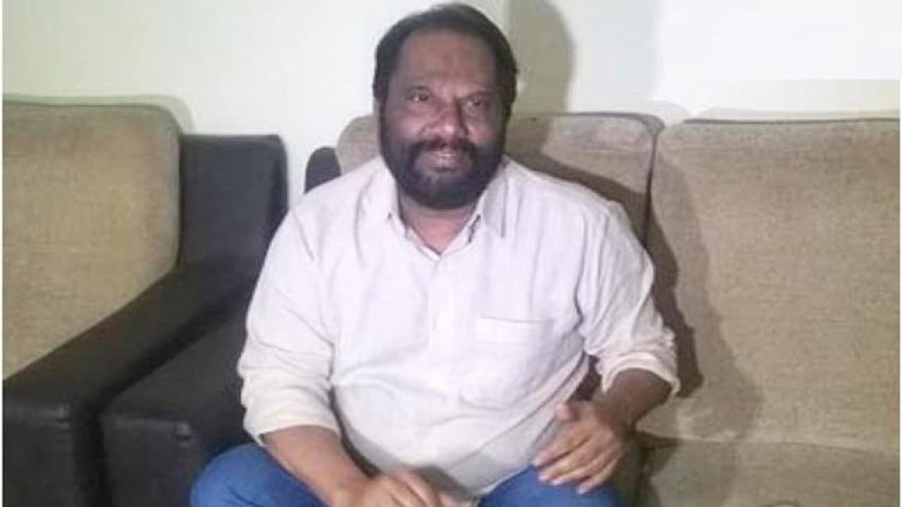 బోటు ప్రమాద కుటుంబాలకు క్షమాపణలు చెప్పండి: హర్షకుమార్ పై మాజీ ఎంపీ పండుల ఫైర్ బోటు ప్రమాద కుటుంబాలకు క్షమాపణలు చెప్పండి: హర్షకుమార్ పై మాజీ ఎంపీ పండుల ఫైర్