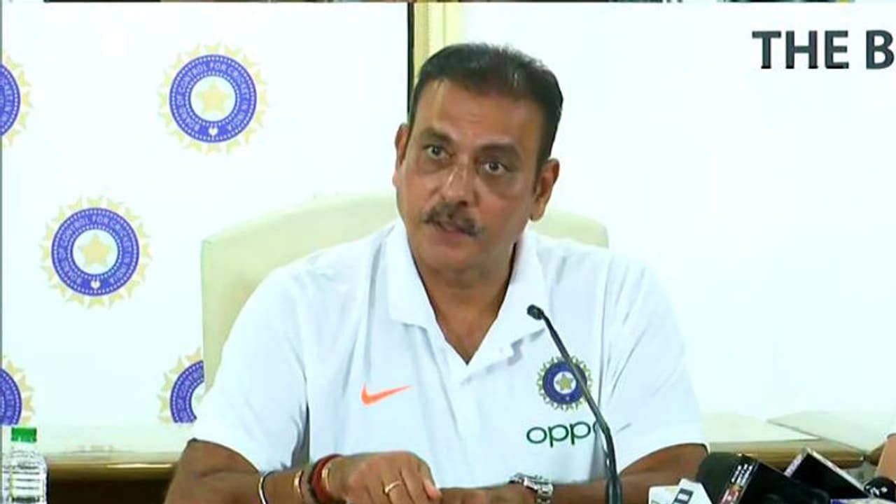 అలా అయితే టీమిండియా నెంబర్వన్ అయ్యేదా: విభేదాలపై రవిశాస్త్రి వ్యాఖ్యలు అలా అయితే టీమిండియా నెంబర్వన్ అయ్యేదా: విభేదాలపై రవిశాస్త్రి వ్యాఖ్యలు