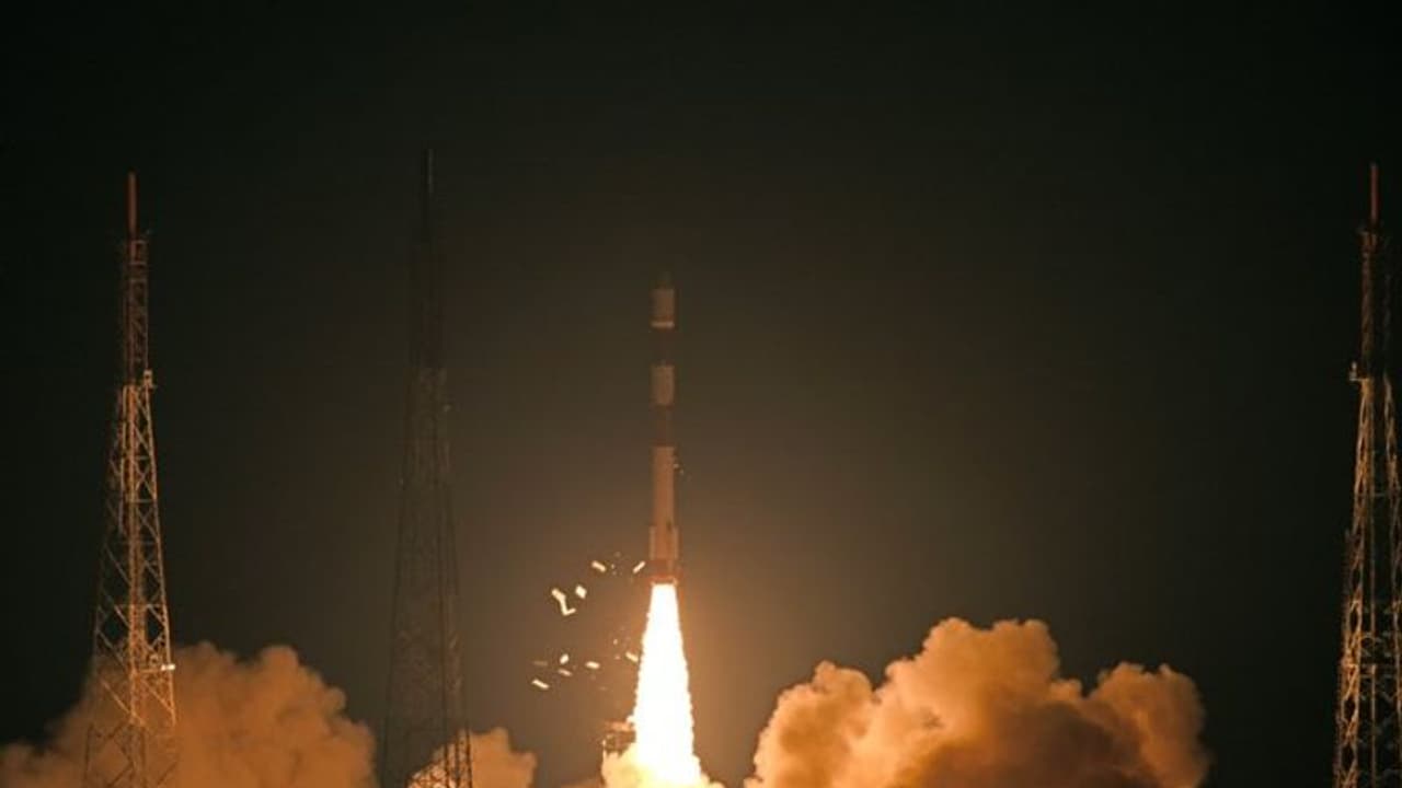 களத்தில் மீண்டும் இஸ்ரோ: வரும் 25 ம் தேதி 14 செயற்கைக்கோள்களுடன் விண்ணில் பாய்கிறது பிஎஸ்எல்வி சி47 ராக்கெட்...! களத்தில் மீண்டும் இஸ்ரோ: வரும் 25 ம் தேதி 14 செயற்கைக்கோள்களுடன் விண்ணில் பாய்கிறது பிஎஸ்எல்வி சி47 ராக்கெட்...!