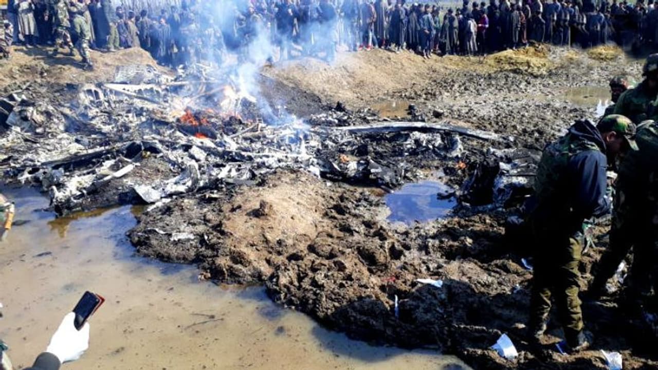 ভোট মিটতেই সামনে এল বায়ুসেনার লজ্জা! দোষী অফিসারদের হতে পারে কড়া সাজা ভোট মিটতেই সামনে এল বায়ুসেনার লজ্জা! দোষী অফিসারদের হতে পারে কড়া সাজা