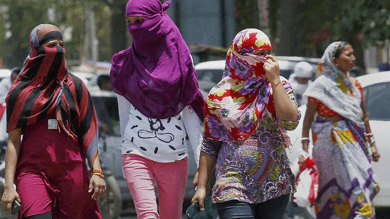 இன்னும் 3 நாட்களுக்கு கடும் அனல்காற்று வீசும்...! வானிலை மைய அறிவிப்பால் மக்கள் அதிர்ச்சி..! இன்னும் 3 நாட்களுக்கு கடும் அனல்காற்று வீசும்...! வானிலை மைய அறிவிப்பால் மக்கள் அதிர்ச்சி..!