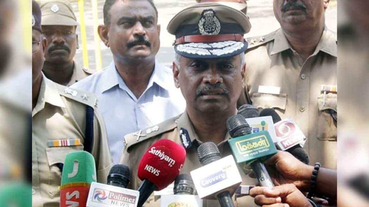 சமூக விரோதிகள் "கை வரிசை" காட்டும் நேரம் ..! உஷார் மக்களே..!