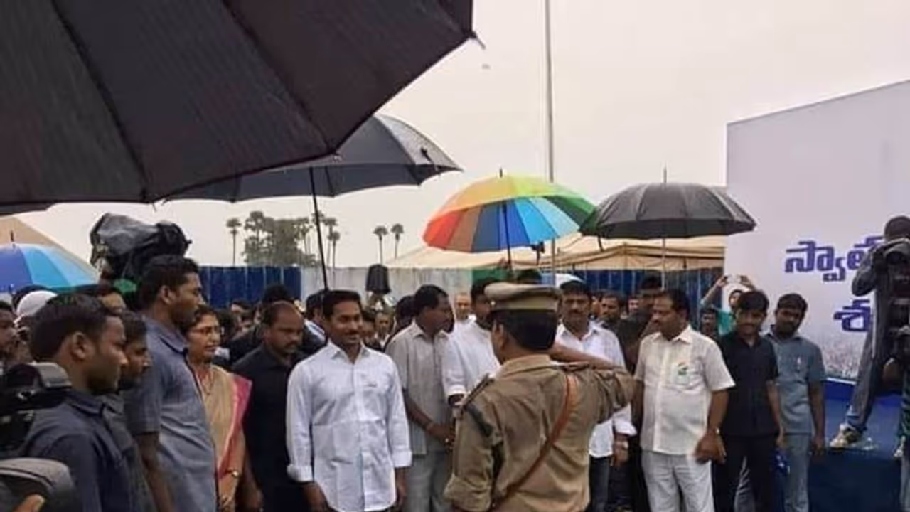 ఈనెల 30న సీఎంగా జగన్ ప్రమాణ స్వీకారం ఈనెల 30న సీఎంగా జగన్ ప్రమాణ స్వీకారం