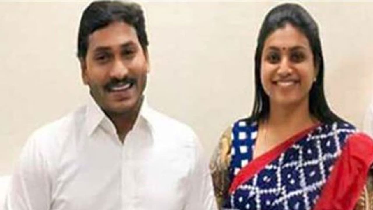 సీఎం జగన్ బాహుబలి, మంత్రి గౌతంరెడ్డి సైరా నరసింహారెడ్డి: రోజా పొగడ్తలు సీఎం జగన్ బాహుబలి, మంత్రి గౌతంరెడ్డి సైరా నరసింహారెడ్డి: రోజా పొగడ్తలు