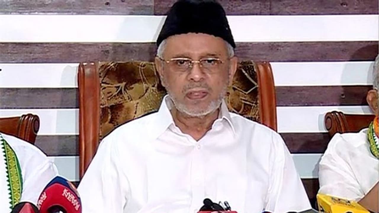 Panakkad Thagal : 'നികത്താനാകാത്ത നഷ്ടം'; പാണക്കാട് ഹൈദരലി ശിഹാബ് തങ്ങളുടെ നിര്യാണത്തിൽ അനുശോചിച്ച് പ്രമുഖര് Panakkad Thagal : 'നികത്താനാകാത്ത നഷ്ടം'; പാണക്കാട് ഹൈദരലി ശിഹാബ് തങ്ങളുടെ നിര്യാണത്തിൽ അനുശോചിച്ച് പ്രമുഖര്