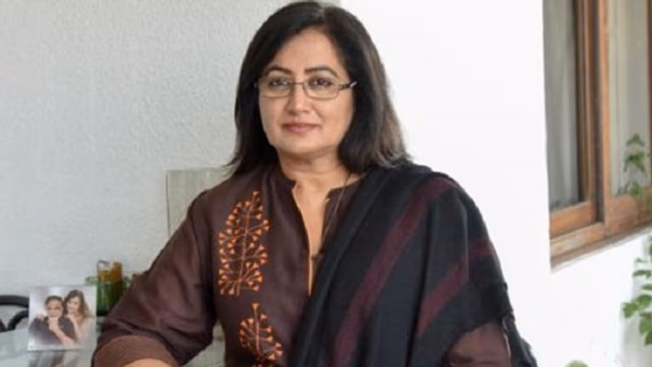 ಕಾಂಗ್ರೆಸ್ ಮುಖಂಡರ ಓಲೈಕೆಗೆ ಮುಂದಾದ ಸಂಸದೆ ಸುಮಲತಾ ಕಾಂಗ್ರೆಸ್ ಮುಖಂಡರ ಓಲೈಕೆಗೆ ಮುಂದಾದ ಸಂಸದೆ ಸುಮಲತಾ