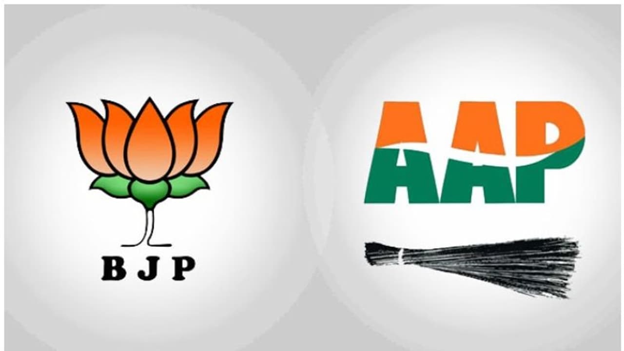 ദില്ലിയില് മൂന്നാം സ്ഥാനത്തേയ്ക്ക് വീണ് ആംആദ്മി; തൂത്തുവാരി ബിജെപി ദില്ലിയില് മൂന്നാം സ്ഥാനത്തേയ്ക്ക് വീണ് ആംആദ്മി; തൂത്തുവാരി ബിജെപി