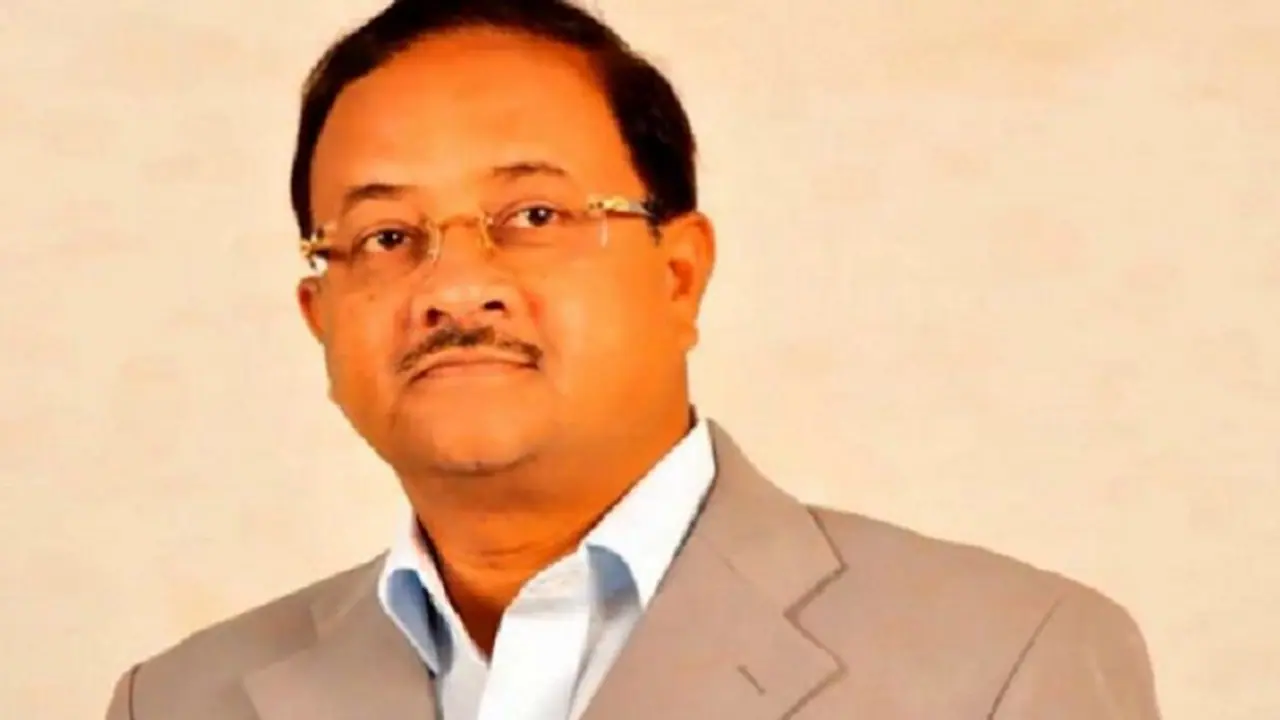 ಪುತ್ರನ ವಿರುದ್ಧ ಸೋತು, ತಂದೆ ಮಣಿಸಿದ ಜೊಲ್ಲೆ! ಪುತ್ರನ ವಿರುದ್ಧ ಸೋತು, ತಂದೆ ಮಣಿಸಿದ ಜೊಲ್ಲೆ!