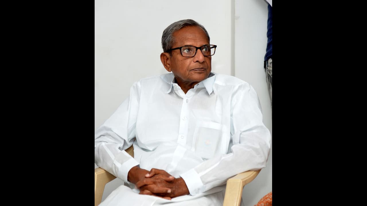 జస్ట్ నిలబడితే చాలు.. గెలుపు గ్యారంటీ, అలాంటి నేతను పక్కనపెట్టెస్తోన్న జగన్.. తేడా కొడితే.?